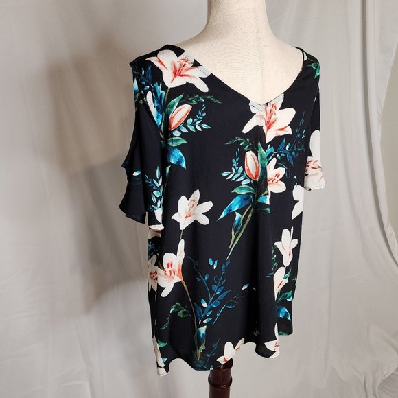 Cold Shoulder Navy Floral Top Size L - Picture 5 of 10